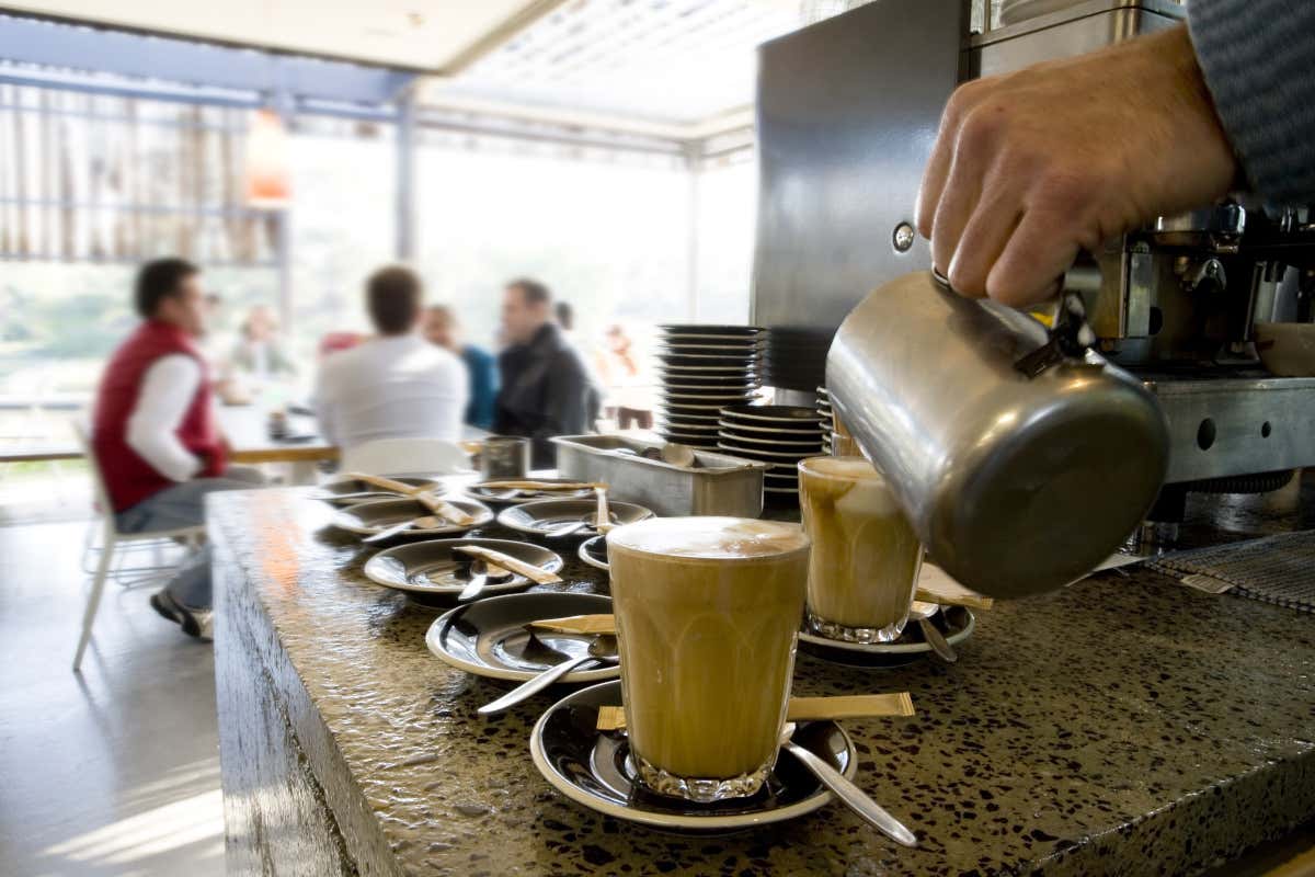 Colazione più cara? La Fipe non ci sta: «Il caffè viene venduto sottocosto»